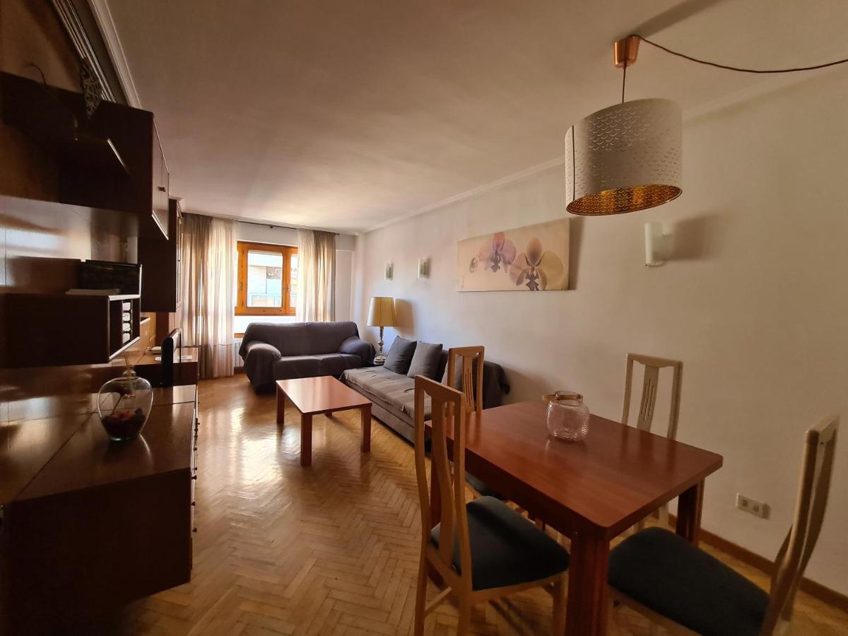 Dos Torres Tauriel - Espacioso Apartamento Con Impresionantes Vistas Y Garaje Privado Saragoça Exterior foto