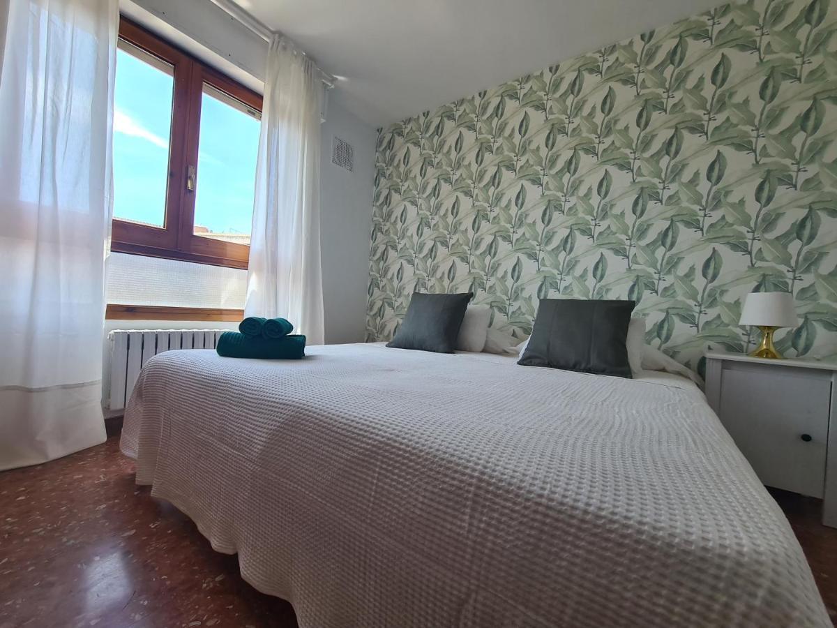 Dos Torres Tauriel - Espacioso Apartamento Con Impresionantes Vistas Y Garaje Privado Saragoça Exterior foto