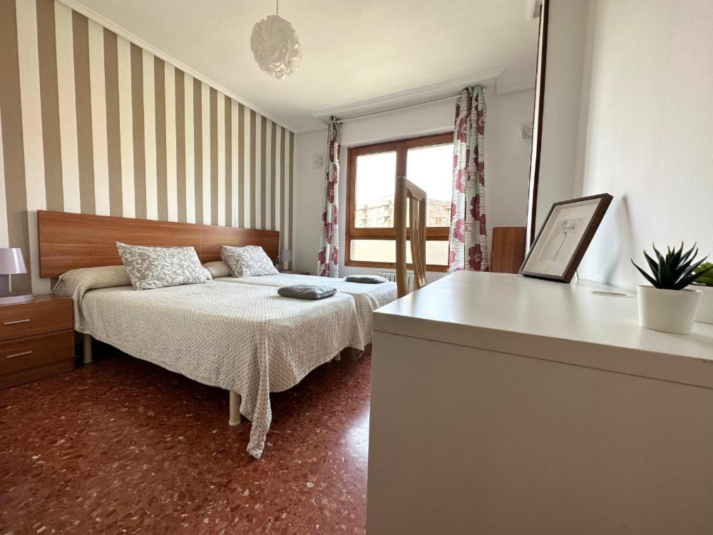 Dos Torres Tauriel - Espacioso Apartamento Con Impresionantes Vistas Y Garaje Privado Saragoça Exterior foto
